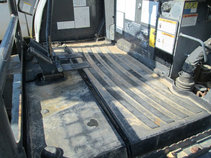 new-holland-e55bx-image-38