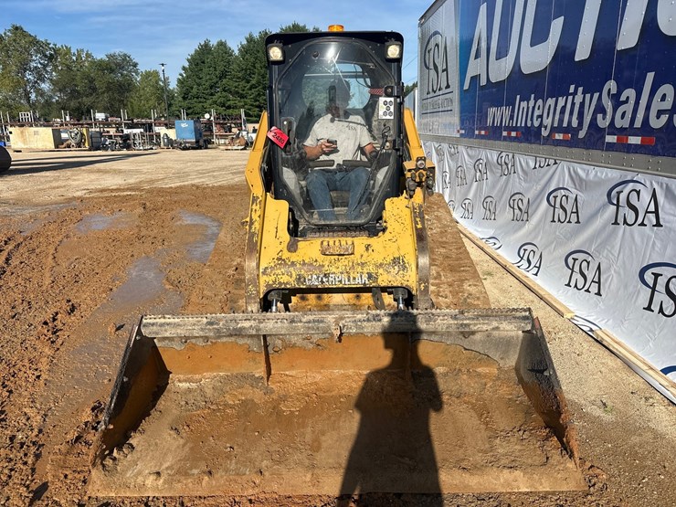 #2480-•-2011-caterplillar-289c-tracked-skid-steer-image-8