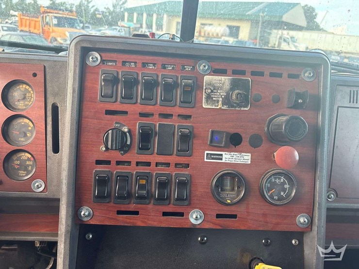 2002-mack-cl713-image-20