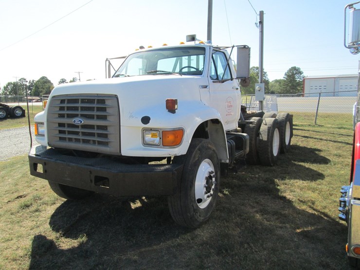 1995-ford-ft900-image-1