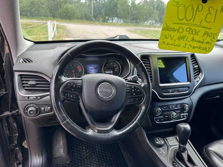 2019-jeep-cherokee-image-19