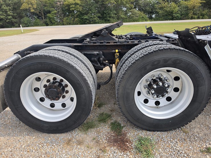 2006-peterbilt-379-image-89