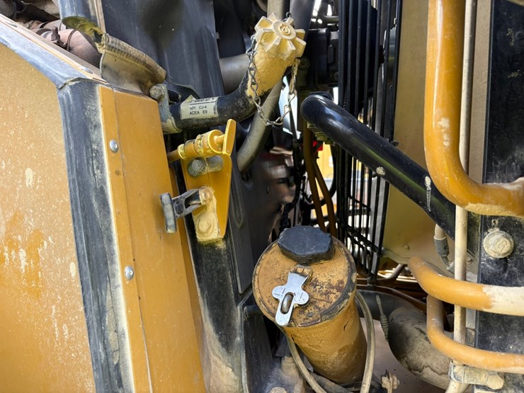 2014-caterpillar-972k-image-55