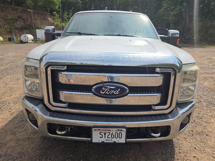 2013-ford-f250-lariat-image-8