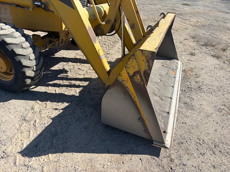 2007-deere-210le-image-12