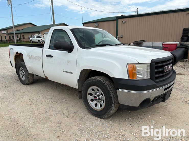 2010-gmc-sierra-1500-image-3