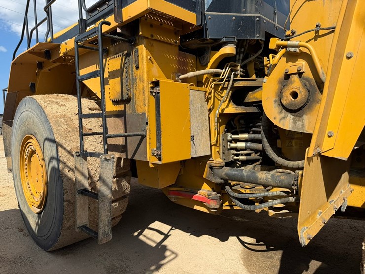2017-caterpillar-988k-image-80