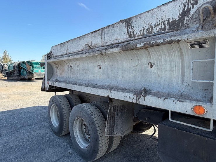 #2532-•-kenworth-w928-tandem-axle-dump-truck-image-26