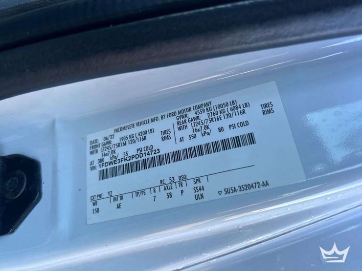 2023-ford-e350-image-5