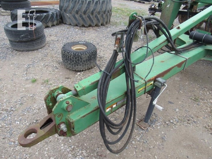 john-deere-2700-image-6