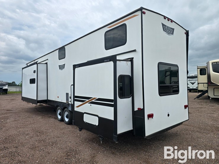 2022-forest-river-wildwood-grand-lodge-42fldl-t/a-destination-trailer-image-7