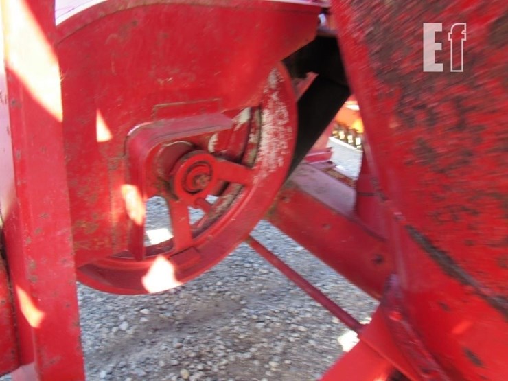 355-new-holland-355-image-13