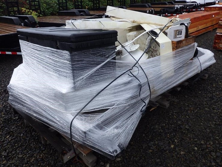 misc.-rv-parts,-windows,-tanks,-etc.-image-1