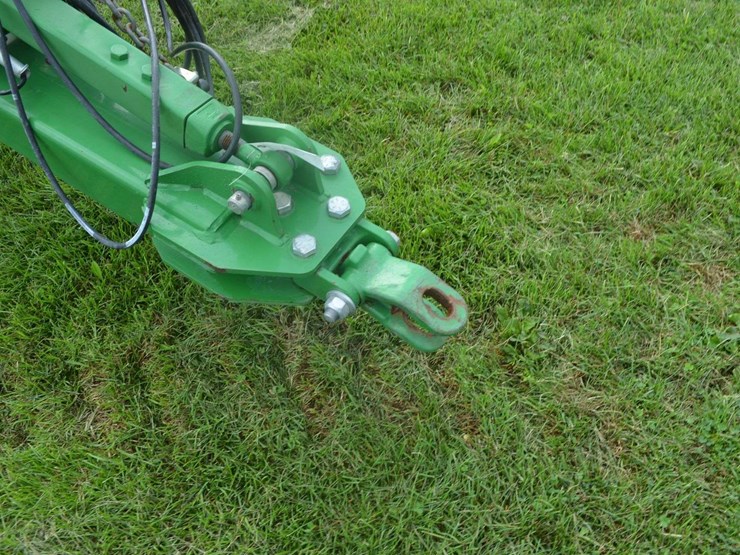 john-deere-2210l-image-3