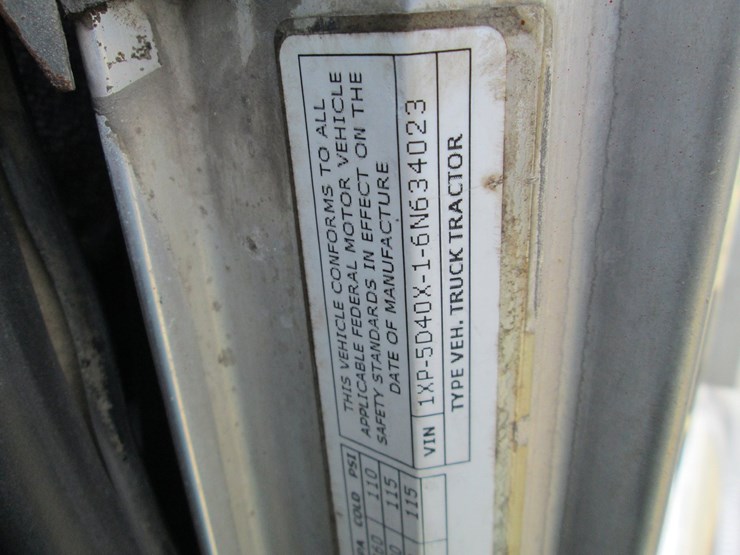 2006-peterbilt-389-image-39