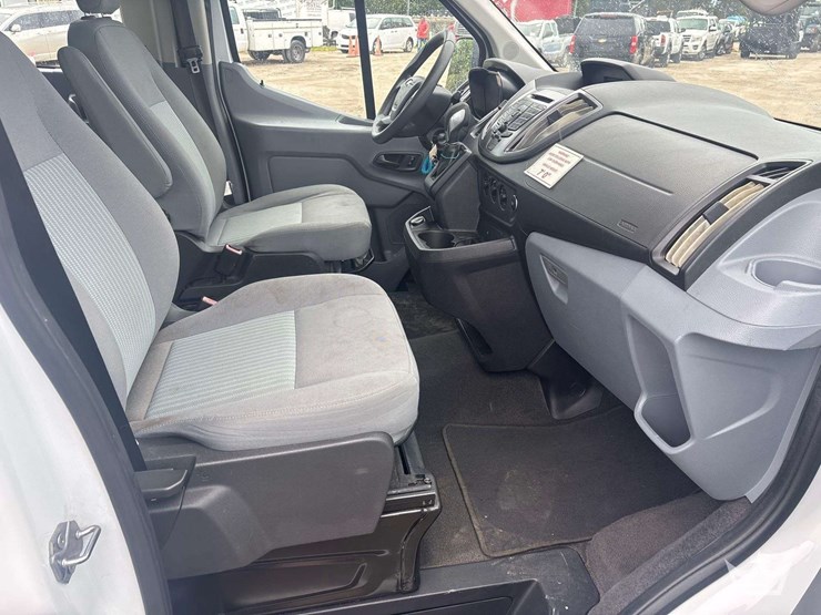 2019-ford-transit-image-22
