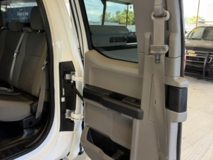 2017-ford-f150-image-26