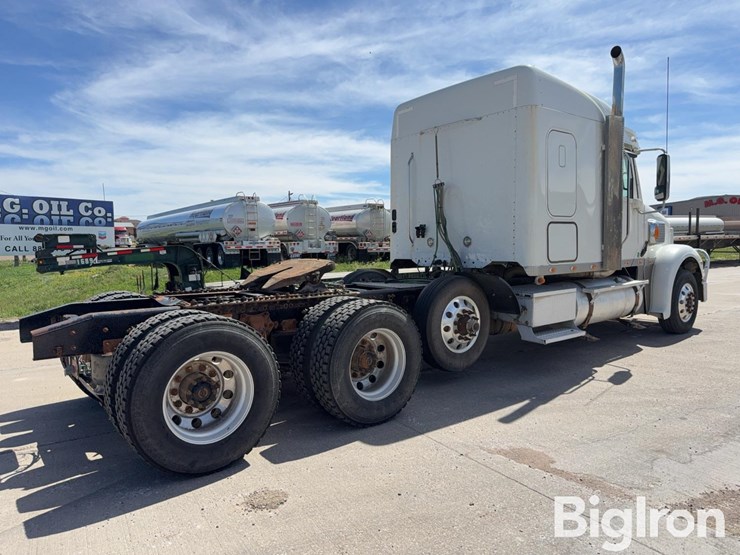 2013-freightliner-coronado-132-image-5