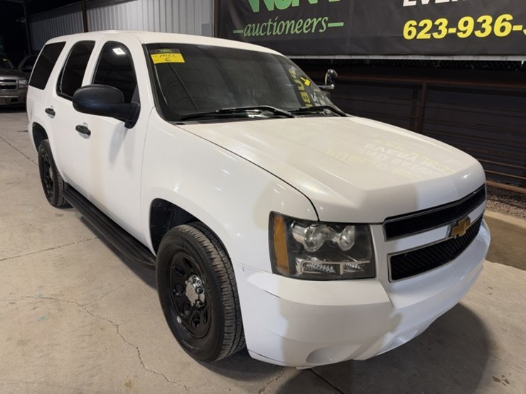 2014-chevrolet-tahoe-image-2
