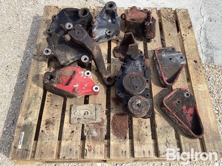 k100-steering-box,-spring-hangers,-water-pump-image-8