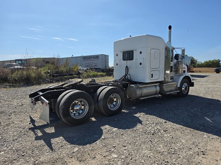 2018-kenworth-t800-image-22
