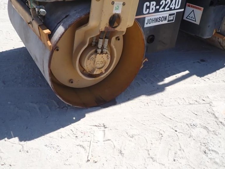 2002-caterpillar-cb-224d-image-5