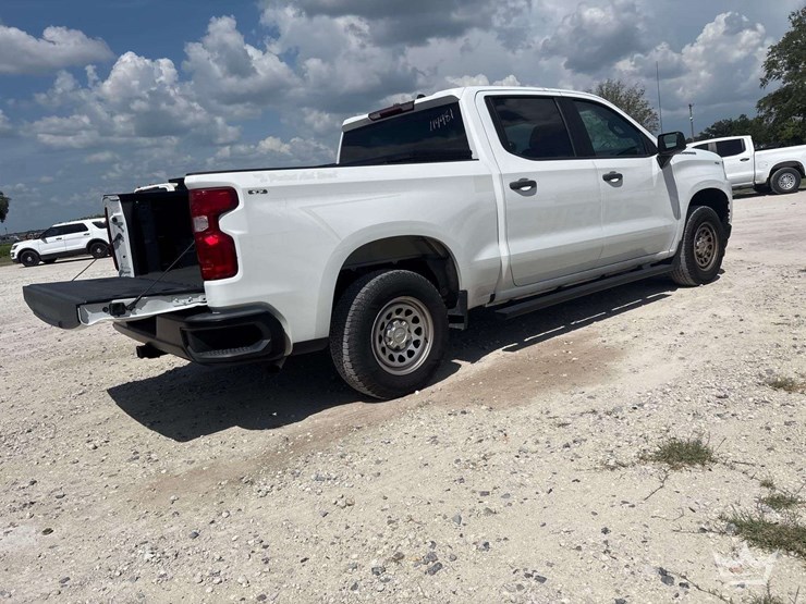 2022-chevrolet-silverado-1500-image-2
