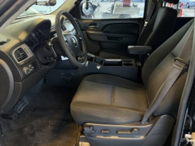 2014-chevrolet-tahoe-image-24