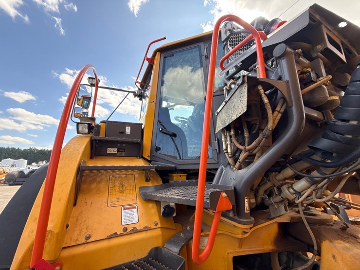 2020-volvo-a45g-image-44