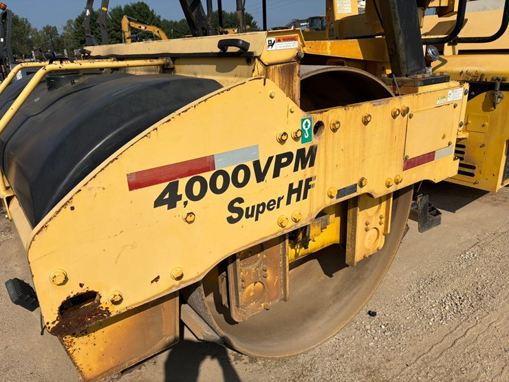 #2410-•-2015-sakia-sw880-double-drum-smooth-roller-compactor-image-14