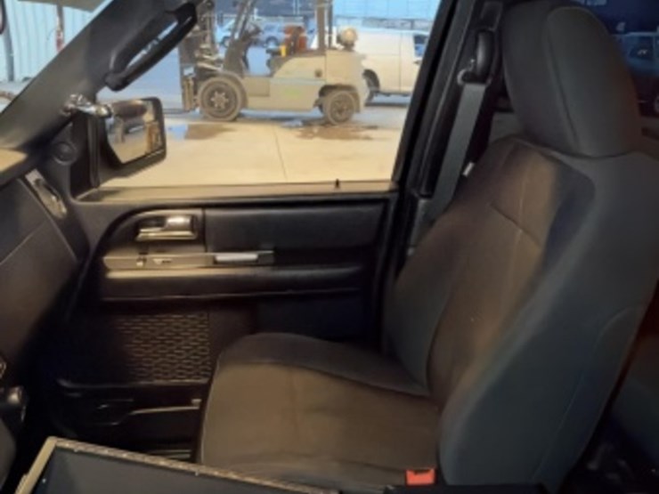 2017-ford-expedition-image-24