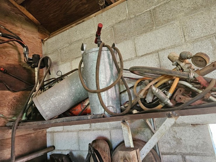 #8780-•-shelf-contents-lot-image-3