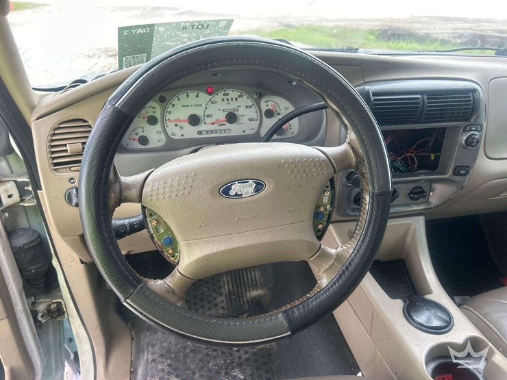 2003-ford-explorer-image-13