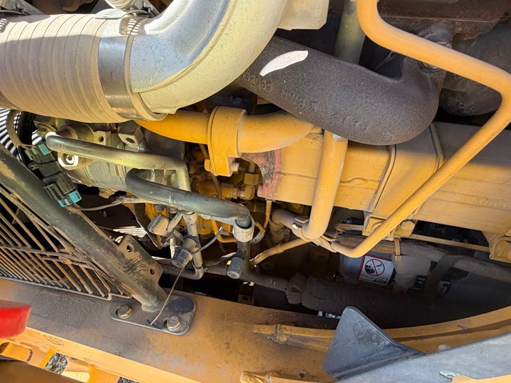2017-deere-410l-image-63