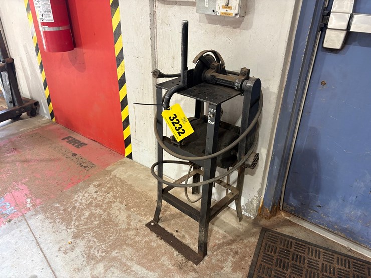 #3232-•-wissota-model-2-hose-cutter-image-1