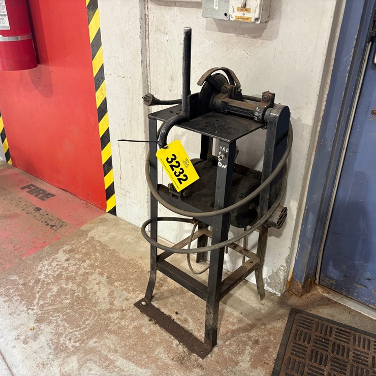 #3232 • Wissota Model 2 Hose Cutter