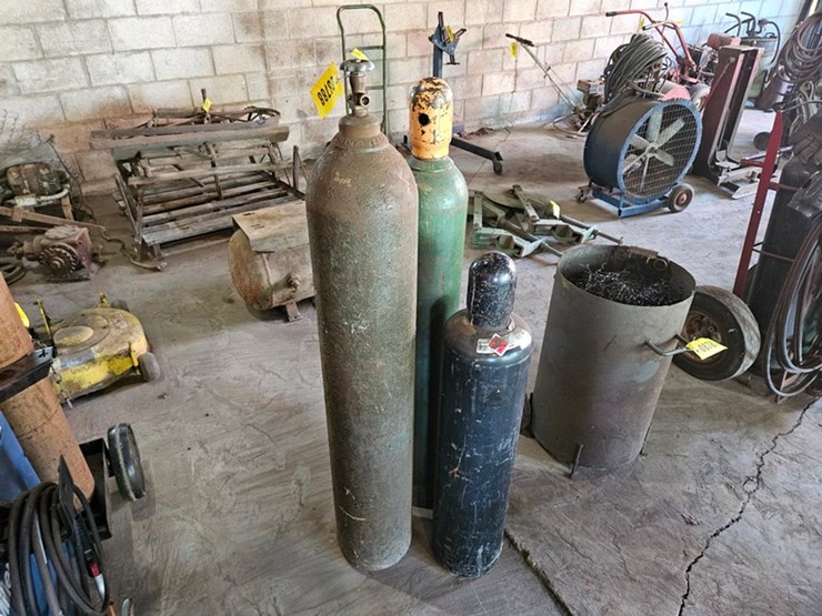 #8788-•-oxygen/acetlyene-tanks-image-2