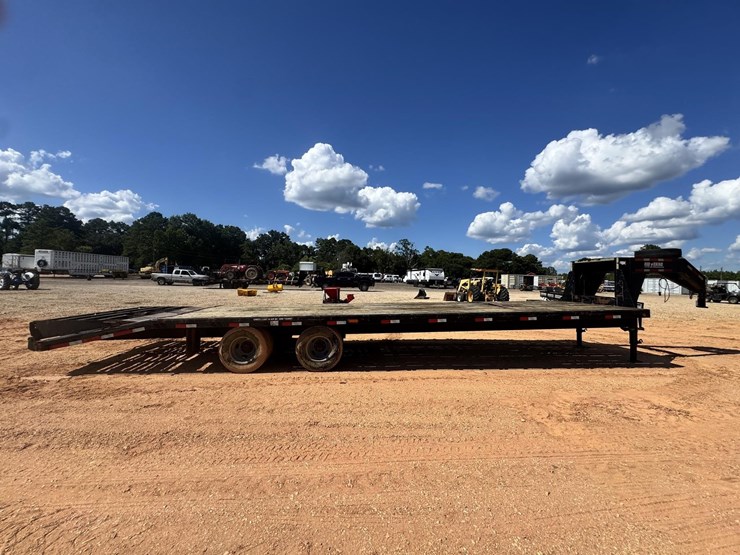 #8737-•-2017-red-rhino-32'-gooseneck-flatbed-image-7
