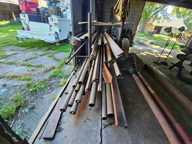 #8760-•-steel-rack-w/-contents-image-4