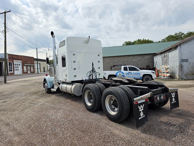 2007-kenworth-w900-image-11