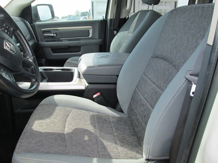 2016-dodge-ram-1500-image-23