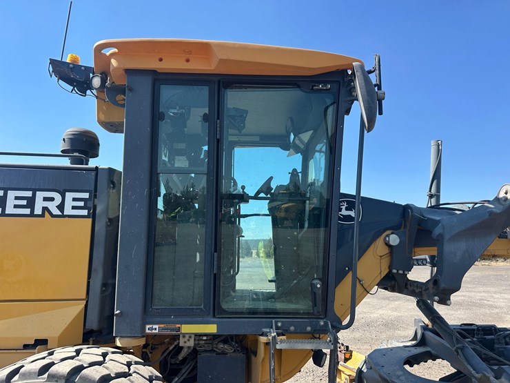 2013-deere-872gp-image-35