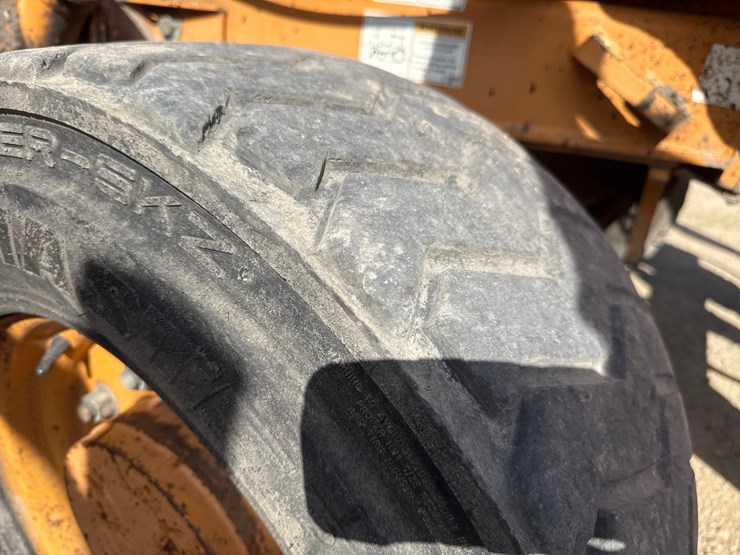 #2483-•-2009-case-570mxt-series-3-skip-loader-image-53