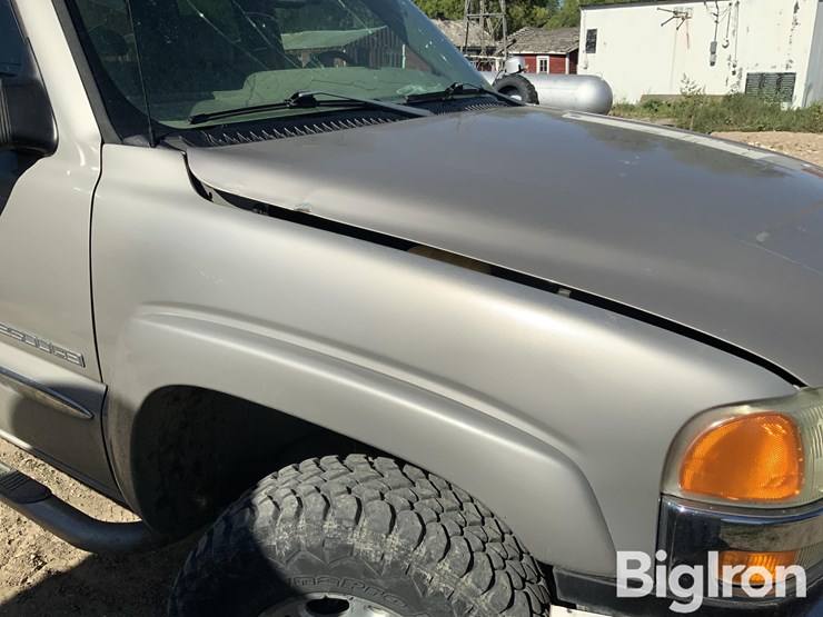 2004-gmc-sierra-2500-image-12