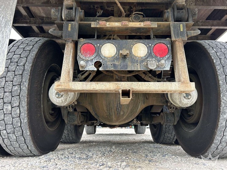 2022-kenworth-t880-image-44