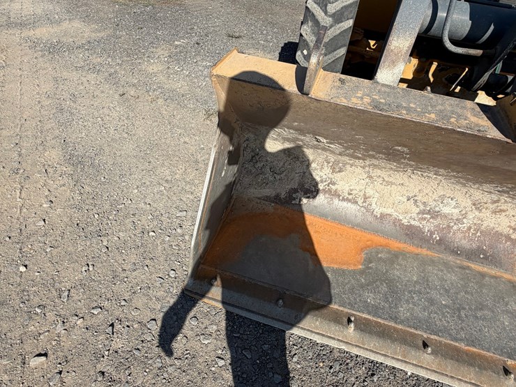 2017-deere-410l-image-17