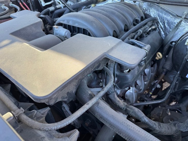 2017-chevrolet-suburban-image-45