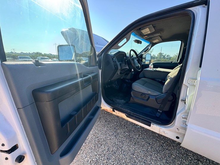 2014-ford-f250-xl-image-13