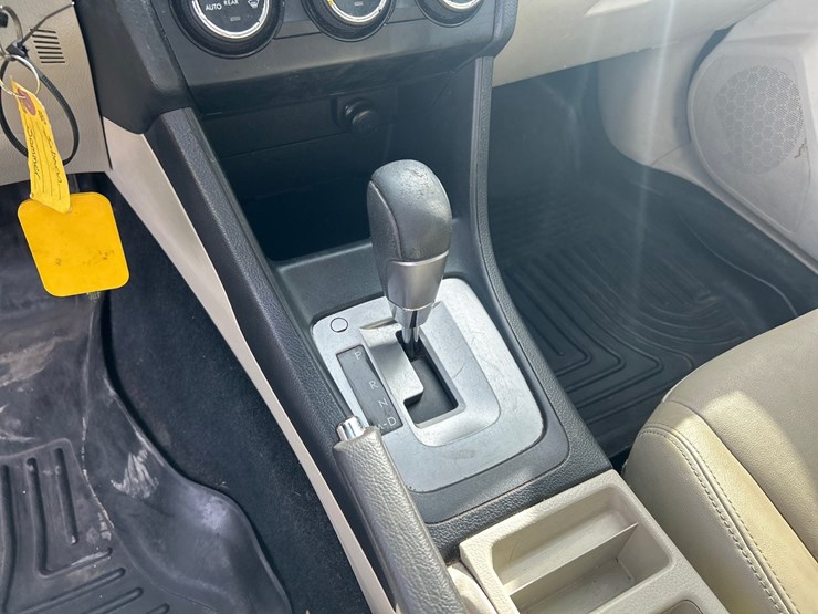 2013-subaru-crosstrek-image-48