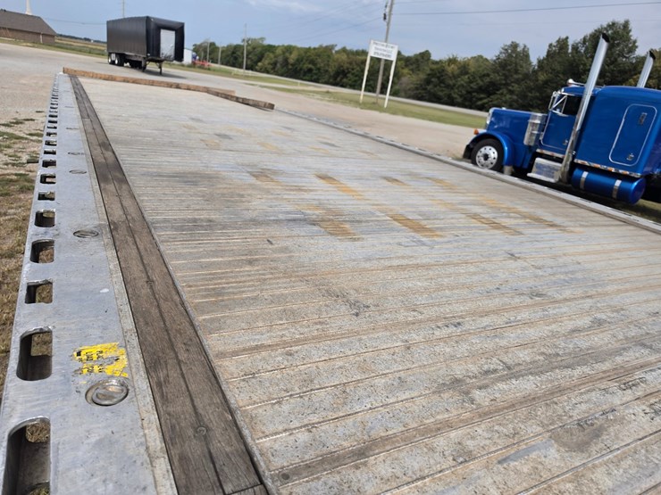 2023-fontaine-flat-bed-trailer-image-68